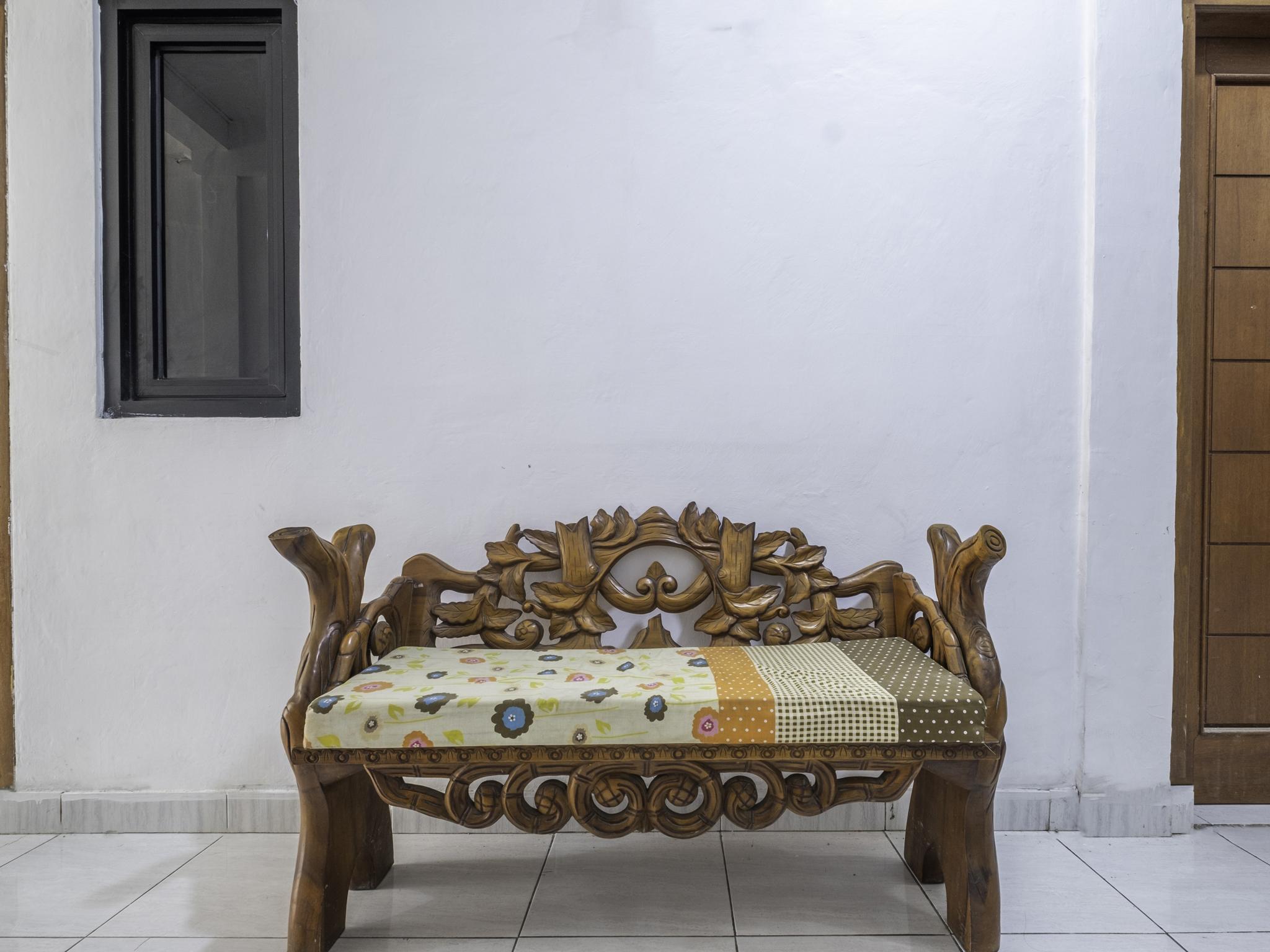 OYO 2391 Baladewa Residence Syariah Karawang Bagian luar foto